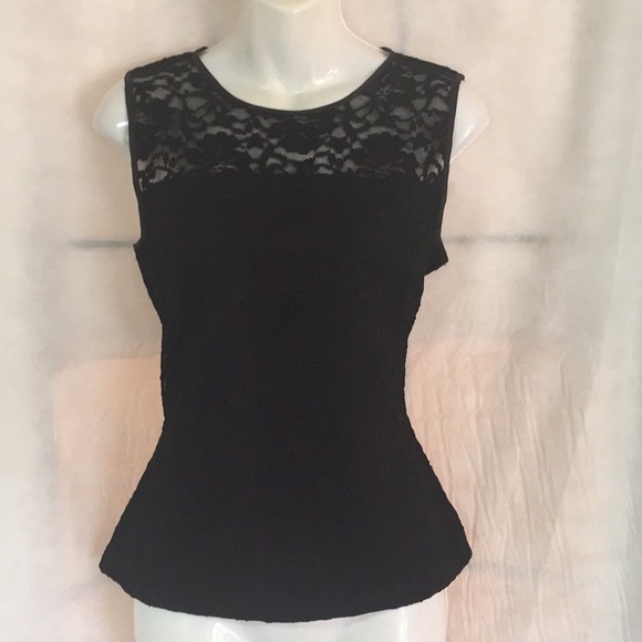 Tops - NWOT Black sleeveless lace blouse